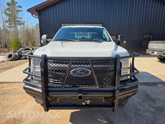 2019 Ford Super Duty F-450 Cab Chassis XL Extended Cab w/Rear Doors DRW - miniatura 11