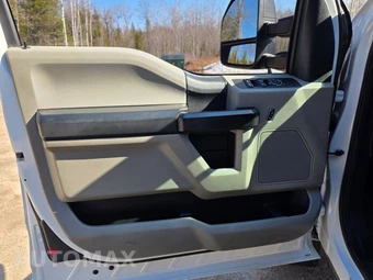 2019 Ford Super Duty F-450 Cab Chassis XL Extended Cab w/Rear Doors DRW - miniatura 16