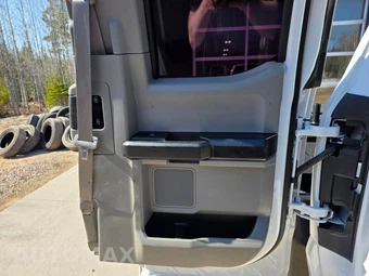 2019 Ford Super Duty F-450 Cab Chassis XL Extended Cab w/Rear Doors DRW - miniatura 19
