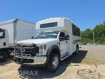 2019 Ford Super Duty F-450 Cab Chassis XL Regular Cab DRW