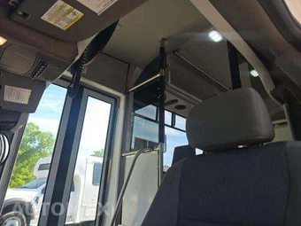 2019 Ford Super Duty F-450 Cab Chassis XL Regular Cab DRW - miniatura 12