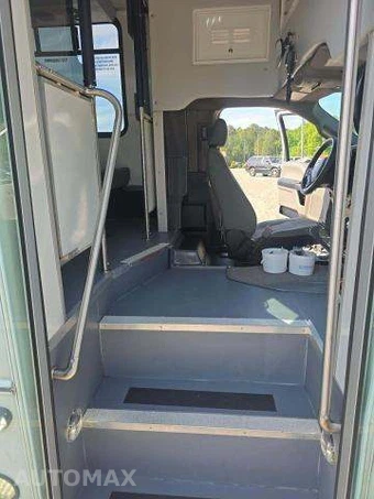 2019 Ford Super Duty F-450 Cab Chassis XL Regular Cab DRW - miniatura 17