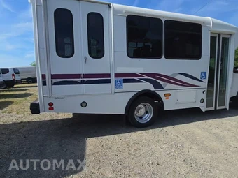 2019 Ford Super Duty F-450 Cab Chassis XL Regular Cab DRW - miniatura 5