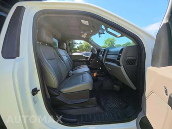 2019 Ford Super Duty F-450 Cab Chassis XL Regular Cab DRW - miniatura 14