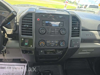 2019 Ford Super Duty F-450 Cab Chassis XL Regular Cab DRW - miniatura 10