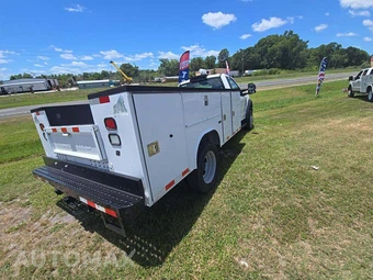 2019 Ford Super Duty F-450 Cab Chassis XL Regular Cab DRW - miniatura 3