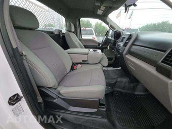 2019 Ford Super Duty F-450 Cab Chassis XL Regular Cab DRW - miniatura 15