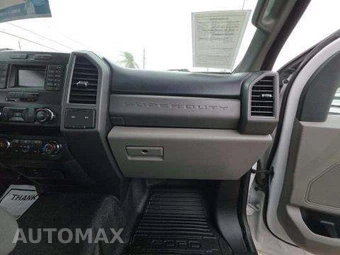 2019 Ford Super Duty F-450 Cab Chassis XL Regular Cab DRW - miniatura 16