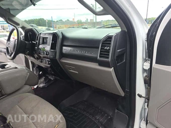2019 Ford Super Duty F-450 Cab Chassis XLT Crew Cab DRW - miniatura 18