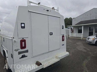 2019 Ford Super Duty F-450 Cab Chassis XLT Crew Cab DRW - miniatura 22