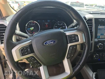 2019 Ford Super Duty F-450 Lariat Crew Cab Long Bed DRW - miniatura 10
