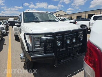 2019 Ford Super Duty F-450 Lariat Crew Cab Long Bed DRW - miniatura 2