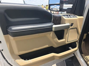 2019 Ford Super Duty F-450 Lariat Crew Cab Long Bed DRW - miniatura 9