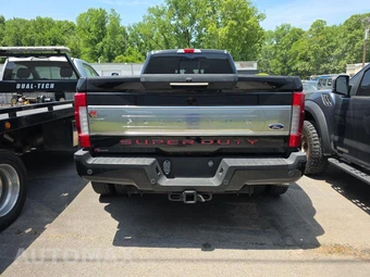 2019 Ford Super Duty F-450 Platinum Crew Cab Long Bed DRW - miniatura 5