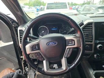 2019 Ford Super Duty F-450 Platinum Crew Cab Long Bed DRW - miniatura 10