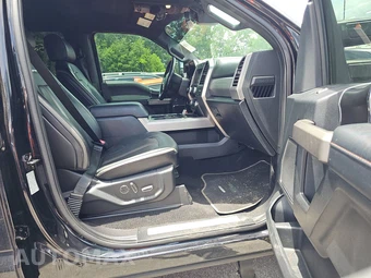 2019 Ford Super Duty F-450 Platinum Crew Cab Long Bed DRW - miniatura 8