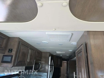 2019 Ford Super Duty F-53 Class A Motorhome Chassis DRW - miniatura 11