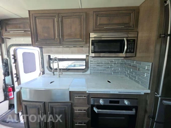2019 Ford Super Duty F-53 Class A Motorhome Chassis DRW - miniatura 23