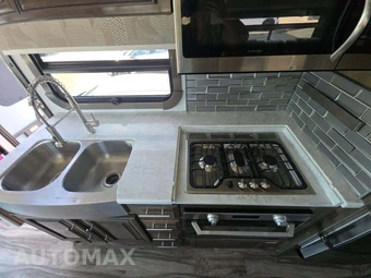 2019 Ford Super Duty F-53 Class A Motorhome Chassis DRW - miniatura 24