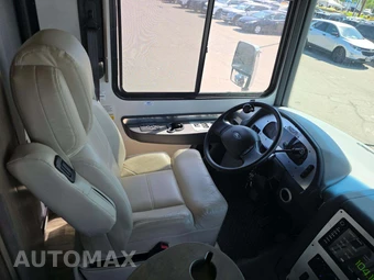2019 Ford Super Duty F-53 Class A Motorhome Chassis DRW - miniatura 6