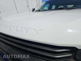 2019 Ford Super Duty F-550 Cab Chassis XL Crew Cab DRW - miniatura 22