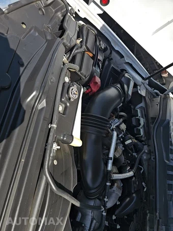 2019 Ford Super Duty F-550 Cab Chassis XL Crew Cab DRW - miniatura 34