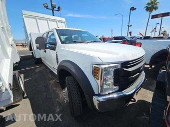 2019 Ford Super Duty F-550 Cab Chassis XL Crew Cab DRW - miniatura 41