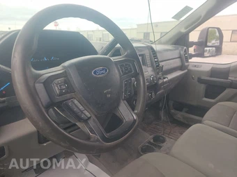 2019 Ford Super Duty F-550 Cab Chassis XL Crew Cab DRW - miniatura 11