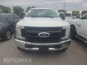 2019 Ford Super Duty F-550 Cab Chassis XL Crew Cab DRW - miniatura 2