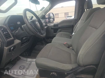2019 Ford Super Duty F-550 Cab Chassis XL Crew Cab DRW - miniatura 7
