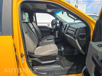 2019 Ford Super Duty F-550 Cab Chassis XL Crew Cab DRW - miniatura 17