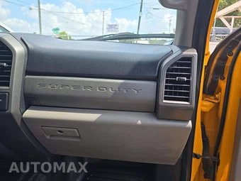 2019 Ford Super Duty F-550 Cab Chassis XL Crew Cab DRW - miniatura 18