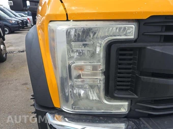 2019 Ford Super Duty F-550 Cab Chassis XL Crew Cab DRW - miniatura 22