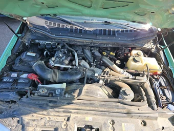 2019 Ford Super Duty F-550 Cab Chassis XL Crew Cab DRW - miniatura 16