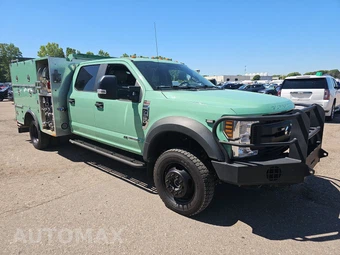 2019 Ford Super Duty F-550 Cab Chassis XL Crew Cab DRW - miniatura 3