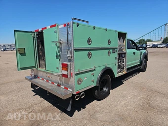 2019 Ford Super Duty F-550 Cab Chassis XL Crew Cab DRW - miniatura 4