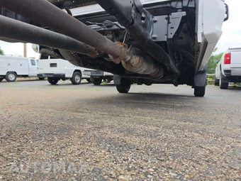 2019 Ford Super Duty F-550 Cab Chassis XL Crew Cab DRW - miniatura 16