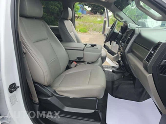 2019 Ford Super Duty F-550 Cab Chassis XL Crew Cab DRW - miniatura 17