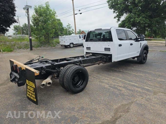 2019 Ford Super Duty F-550 Cab Chassis XL Crew Cab DRW - miniatura 3