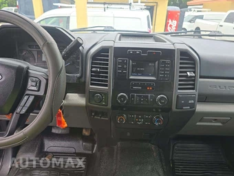 2019 Ford Super Duty F-550 Cab Chassis XL Crew Cab DRW - miniatura 10