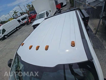 2019 Ford Super Duty F-550 Cab Chassis XL Crew Cab DRW - miniatura 12