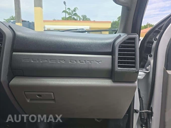 2019 Ford Super Duty F-550 Cab Chassis XL Crew Cab DRW - miniatura 18