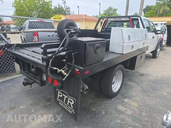 2019 Ford Super Duty F-550 Cab Chassis XL Crew Cab DRW - miniatura 3