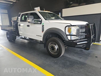 2019 Ford Super Duty F-550 Cab Chassis XL Crew Cab DRW - miniatura 3