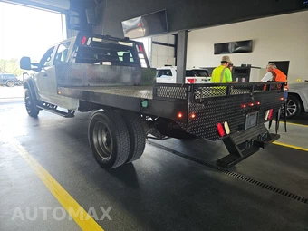 2019 Ford Super Duty F-550 Cab Chassis XL Crew Cab DRW - miniatura 6