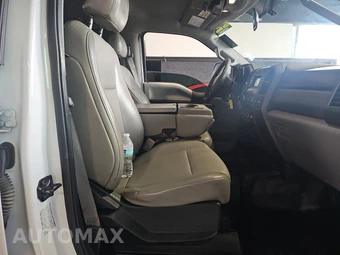 2019 Ford Super Duty F-550 Cab Chassis XL Crew Cab DRW - miniatura 8