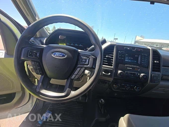 2019 Ford Super Duty F-550 Cab Chassis XL Crew Cab DRW - miniatura 10