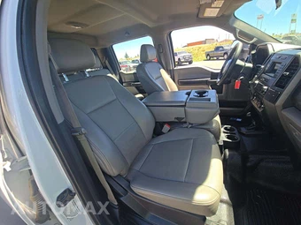 2019 Ford Super Duty F-550 Cab Chassis XL Crew Cab DRW - miniatura 17