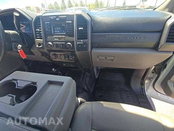 2019 Ford Super Duty F-550 Cab Chassis XL Crew Cab DRW - miniatura 18
