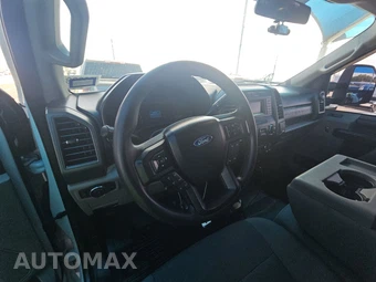 2019 Ford Super Duty F-550 Cab Chassis XL Extended Cab w/Rear Doors DRW - miniatura 11